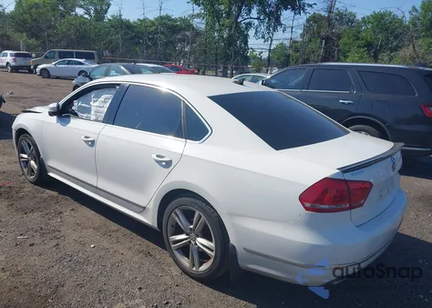 2015 Volkswagen Passat 2.0L Tdi Sel Premium z USA, uszkodzony, nr VIN 1VWCV7A33FC057037